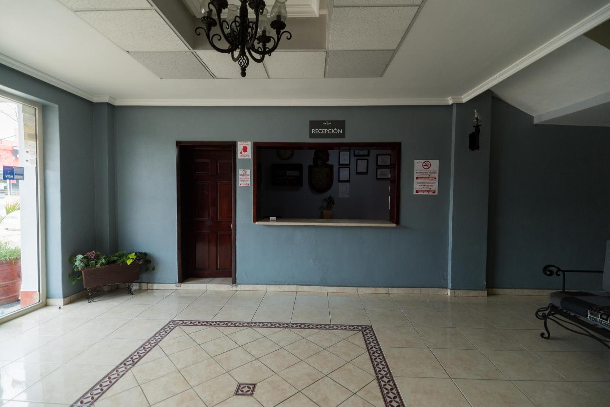 Hotel Alcazar - Guadalajara Centro Historico Exterior foto